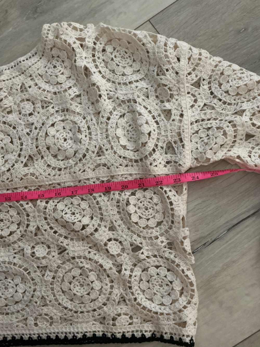 Zara Cream Crochet Circle-Pattern Sweater with Black Trim - Picture 7 of 8
